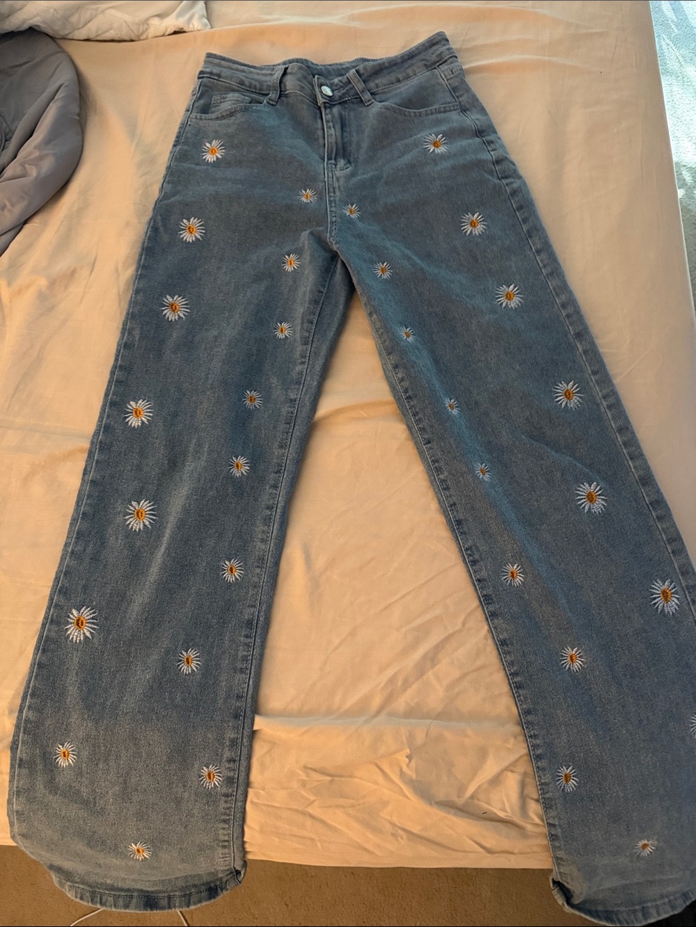 Embroidered Daisy Wide-Leg Women’s Jeans - Blue